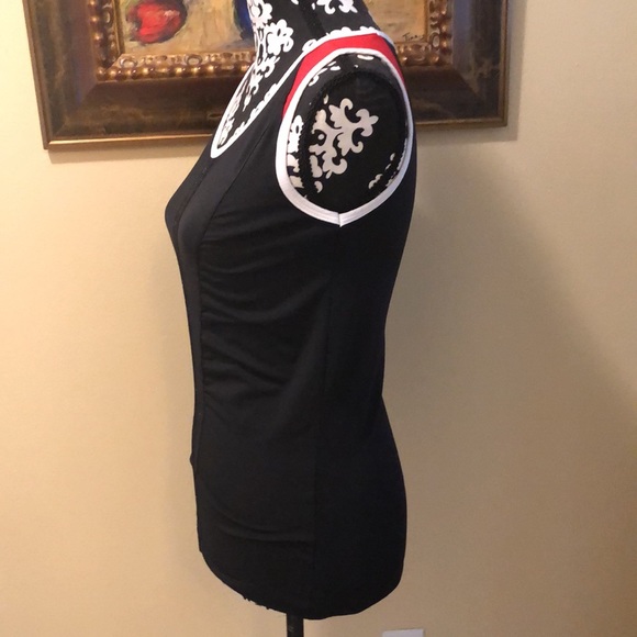 🌹Chrissie for Tail Athletic stretch ruched sparkle vertical striped detail tank - Picture 4 of 9